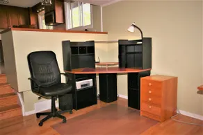 Bright, clean, comfortable, well maintained home - Image 5