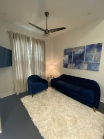 Modern downtown condo - Image 5