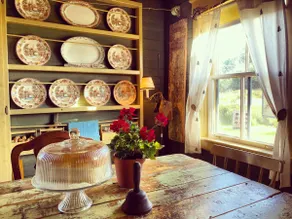 Lupinfield Cottage - a Curated Guesthouse Experience - Image 4