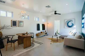 Newly Built! Modern Casita | King bed | Central UA - Image 4
