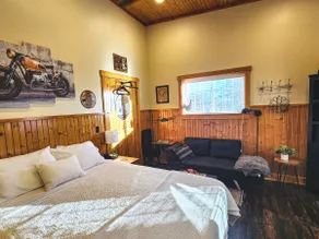 Rustic digs on acreage Near Mt Hebron Park, Rogers - Image 5