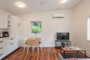 The Annex - Sunny, peaceful, modern and detached! - Image 5