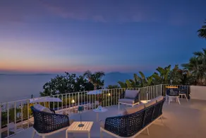 Independent Villa with Pool for 8-13 people - Image 2