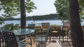 Bekvemt beliggende Lakefront Hjem - Smuk udsigt - Privat havn i hulen - Image 2
