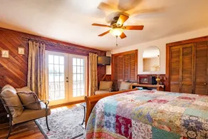 Loft apartment on Farm with Hot Tub, pond and total privacy. - Image 4
