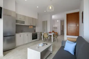 Coral Sea Apartment - Image 4