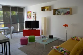 F3 climatisé-terrasse 30 m2- Parking-Antigone - Image 2