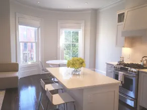 Beautiful Boston Brownstone! - Image 5