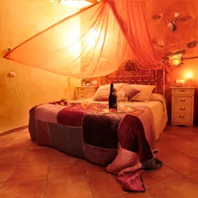 romantic house for 2 people with jacuzzi - Image 3