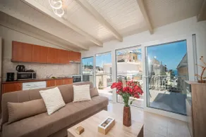 Zante's dream Downtown Apartments - Image 3