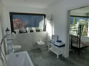Welcome to the glass house: a special experience - Image 2
