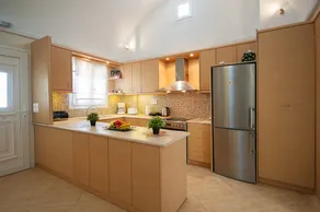 Veldi Art - Kamari Beach Apartment - Image 2