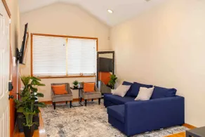 Your Home Away from home -12 mins from Downtown - Image 2