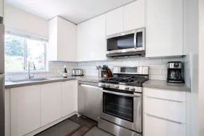 Newly Reno`d 2 bdrm Kitsilano  Centrally Located - Image 4