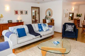 Villa on Private Vineyard in Prime Location - Image 4