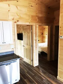 TWO BEDROOM LAKEVIEW CABIN [ROW 2] - Image 4