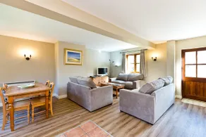 Butterton Cottage Near Carsington Water - Image 2