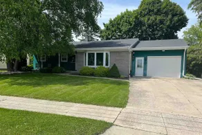 Cheerful 3 bedroom home North side of Manitowoc - Image 2