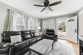 Uptown Cottage - Image 2