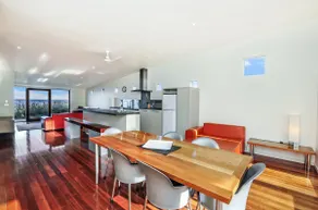 Hearns Beachside Villa 4 - Image 3