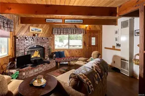 Rustic Mountain Retreat. Trail access,fenced yard - Image 2