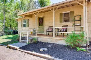 Classy Cheyenne Canyon Cottage - Image 5