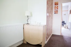 Spacious Self Contained Studio Apartment - Free Wi-Fi & Parking - Image 4