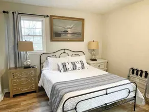 Corporate Stay: 3BR, Fire Pit & Fast WiFi - Image 5