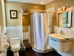 MASSiVE Bohemian Oasis in Philly 5 Bdrm Sleeps 12 - Image 5