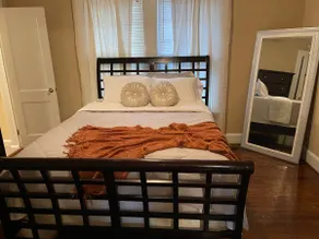 Fenced Uptown 3BR For Work Groups & Team Stays - Image 3
