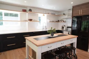 Secluded Modern Farmhouse estate - Image 3