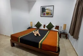 JOY - room with private terrace in French Town - Image 3