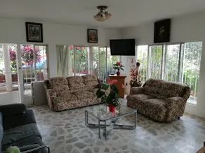 Weekend in a beautiful and comfortable house with a pool - Image 2