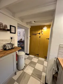 Comfy Blossom Cottage - Image 4