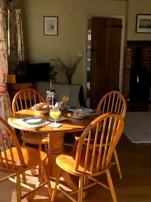 Beautiful, secluded, country cottage near to beach - Image 4