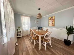 Lake Geneva cottage with private beach access - Image 4