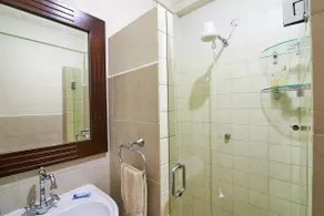 Atlantic Breeze Apartments - Image 5