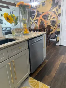 Modern & Marvelous - 3 bed 2 bath East Memphis Gem - Image 3