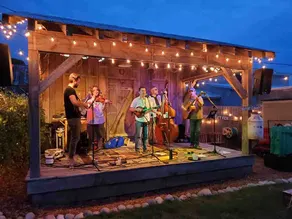 Cozy Lake Ann Getaway - Image 3