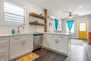 Frank's Farmhouse, terrific location in Ybor City - Image 5