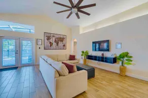Spacious Home - Heated LED Pool & Ping Pong - Image 5