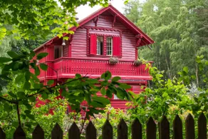 Extremely rare A Listed Swiss style timber Cottage - Image 2