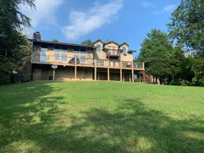 Lake Front Lodge - Image 2