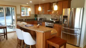 Newly remodeled apartment w/panoramic water views - Image 4