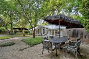 Adams Guest Full House, King Williams Area, Southtown - Image 2