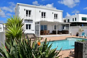 Casa Mila, seafront villa with pool Punta Mujeres - Image 2