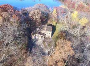 22 Oaks Spacious, secluded Lake House - Image 4