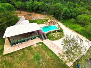 Luxury Chalet/Loft with hydro in front of Lagoa Serra Cipó - Image 2