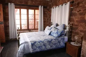 The Cottage @Bluey Blundstones - Image 2