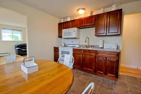 Charming apartment in Courthouse Square. - Image 3